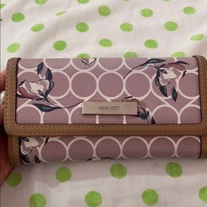 Nine West wallet